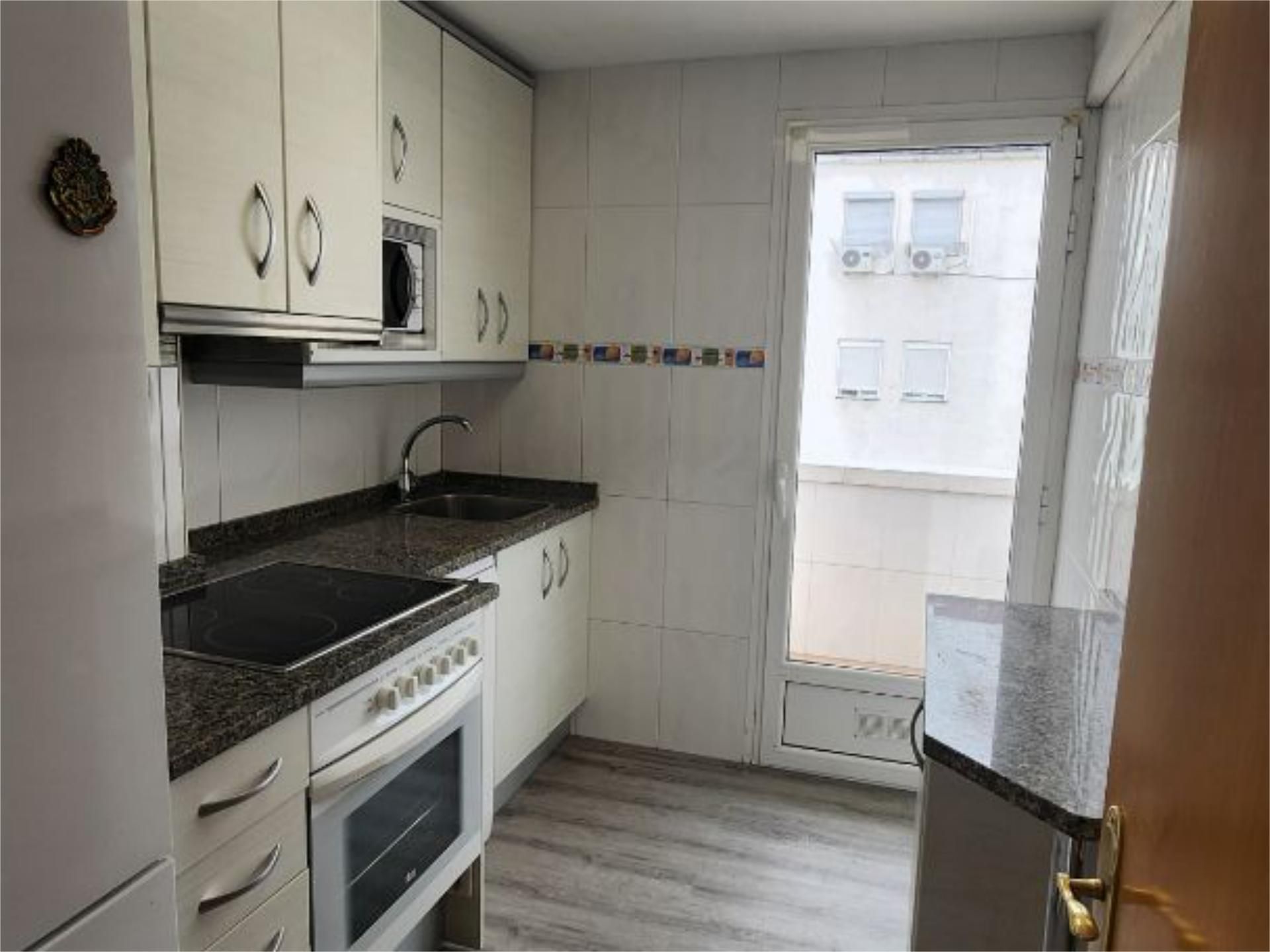 Piso en  Calle de María Lostal 32 - Foto 9