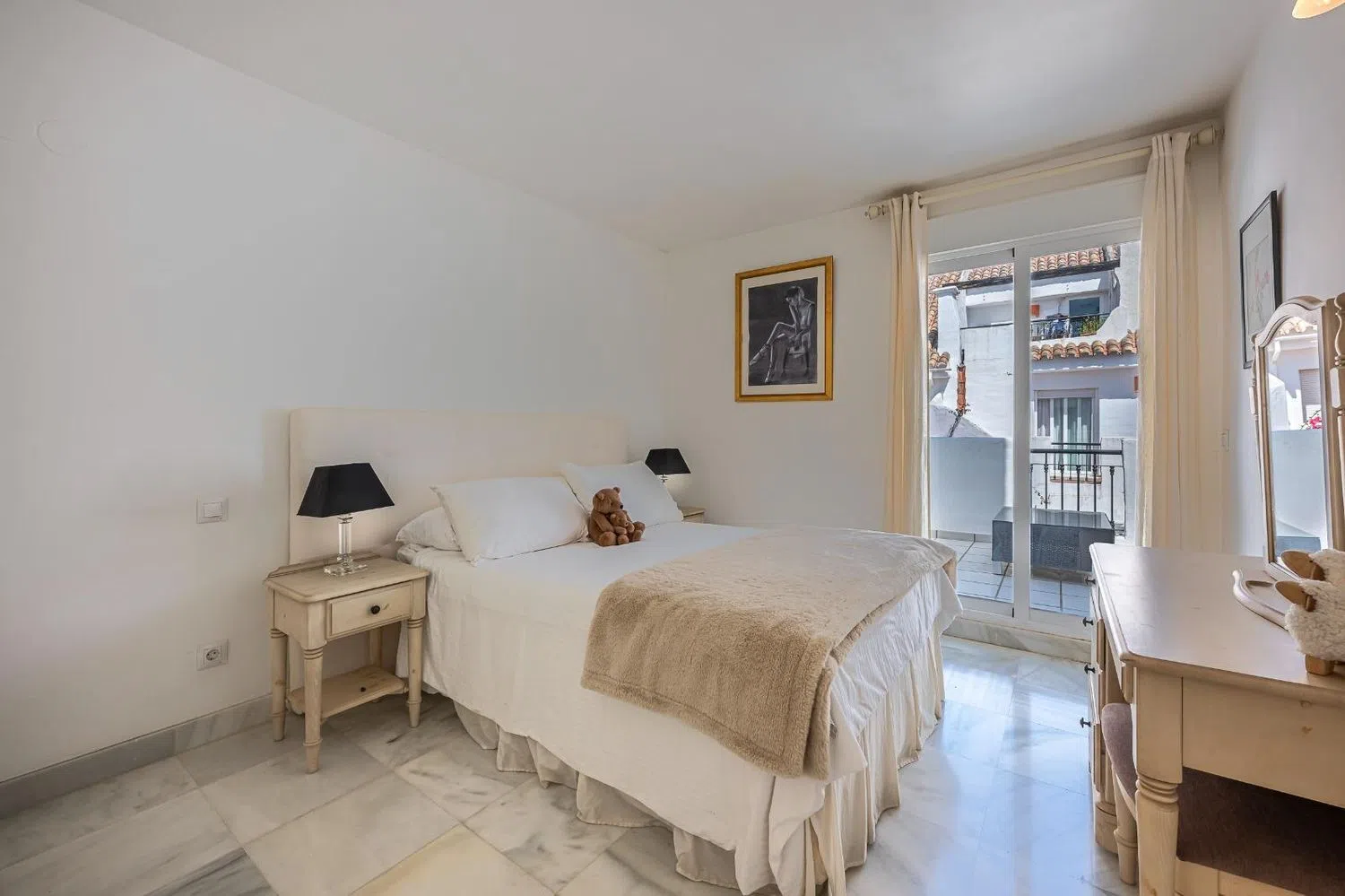 Chalet adosado en Urbanización Los Naranjos de Marbella s/n CalleAlfarnate - Foto 1