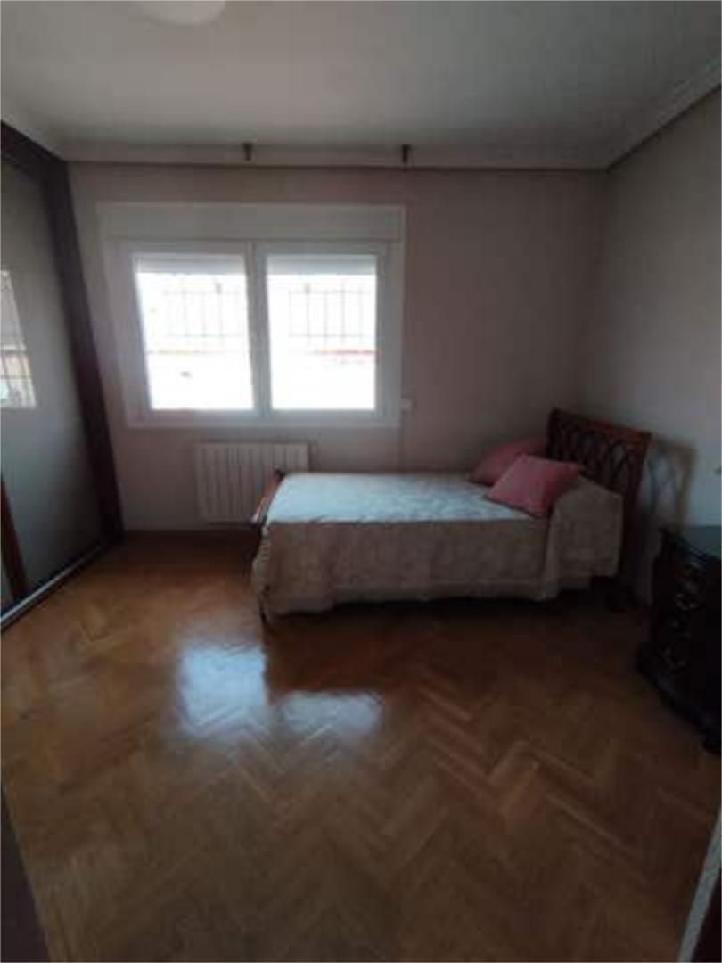 Casa adosada en San Jose de Valderas - Foto 5