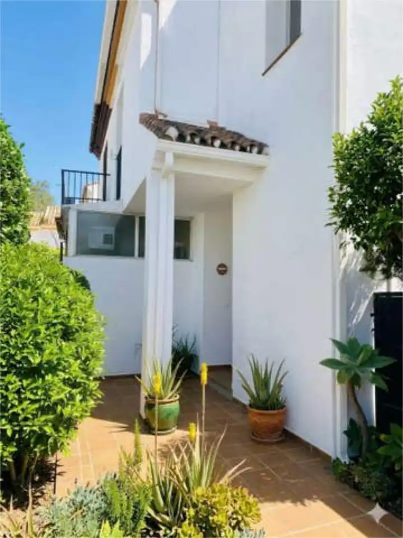 Chalet en Nueva Atalaya ( Estepona ) ESTE - Foto 7