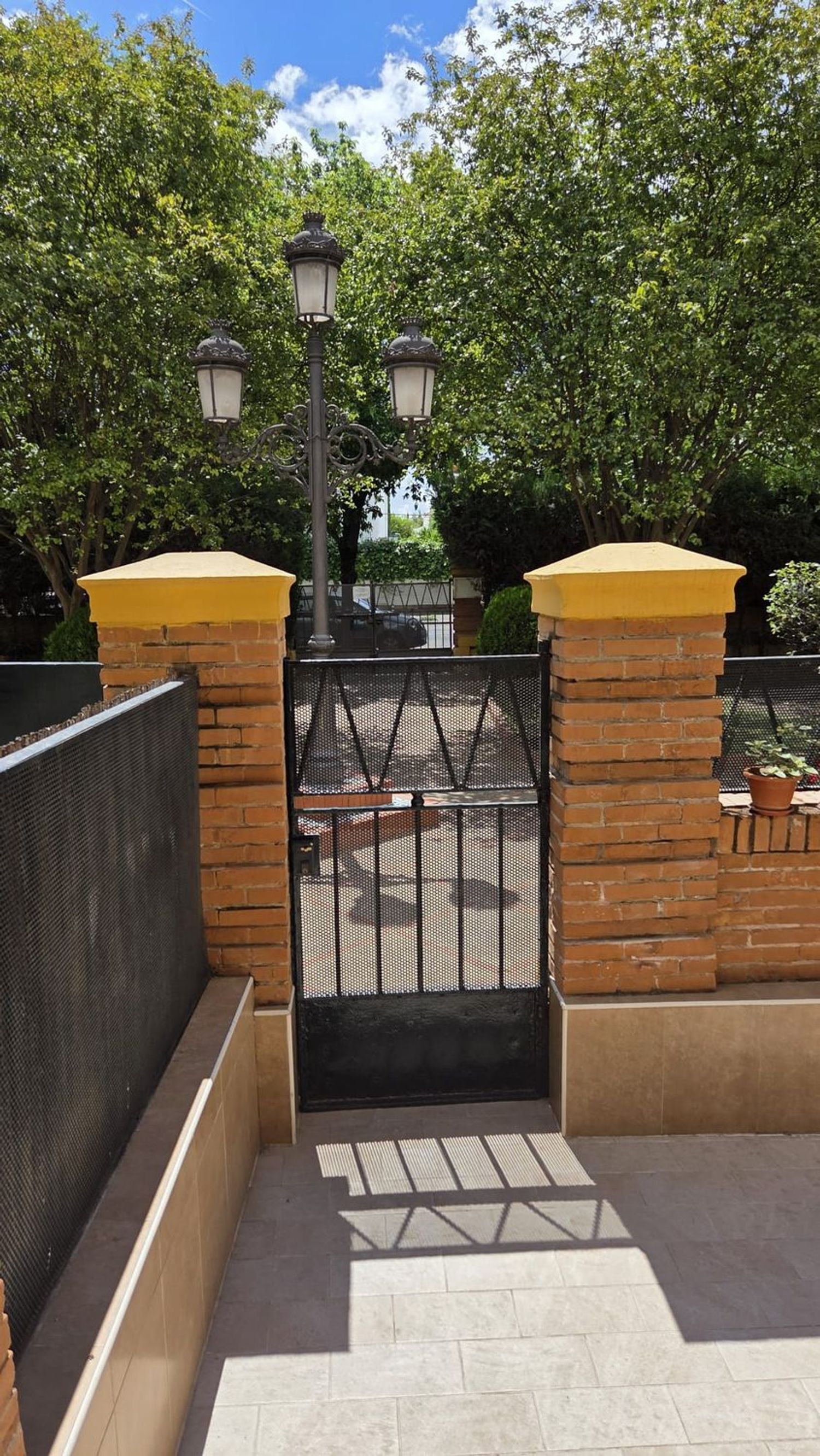 Chalet adosado en Plaza Rocío, 5, Reina Mercedes - Heliópolis - Foto 2