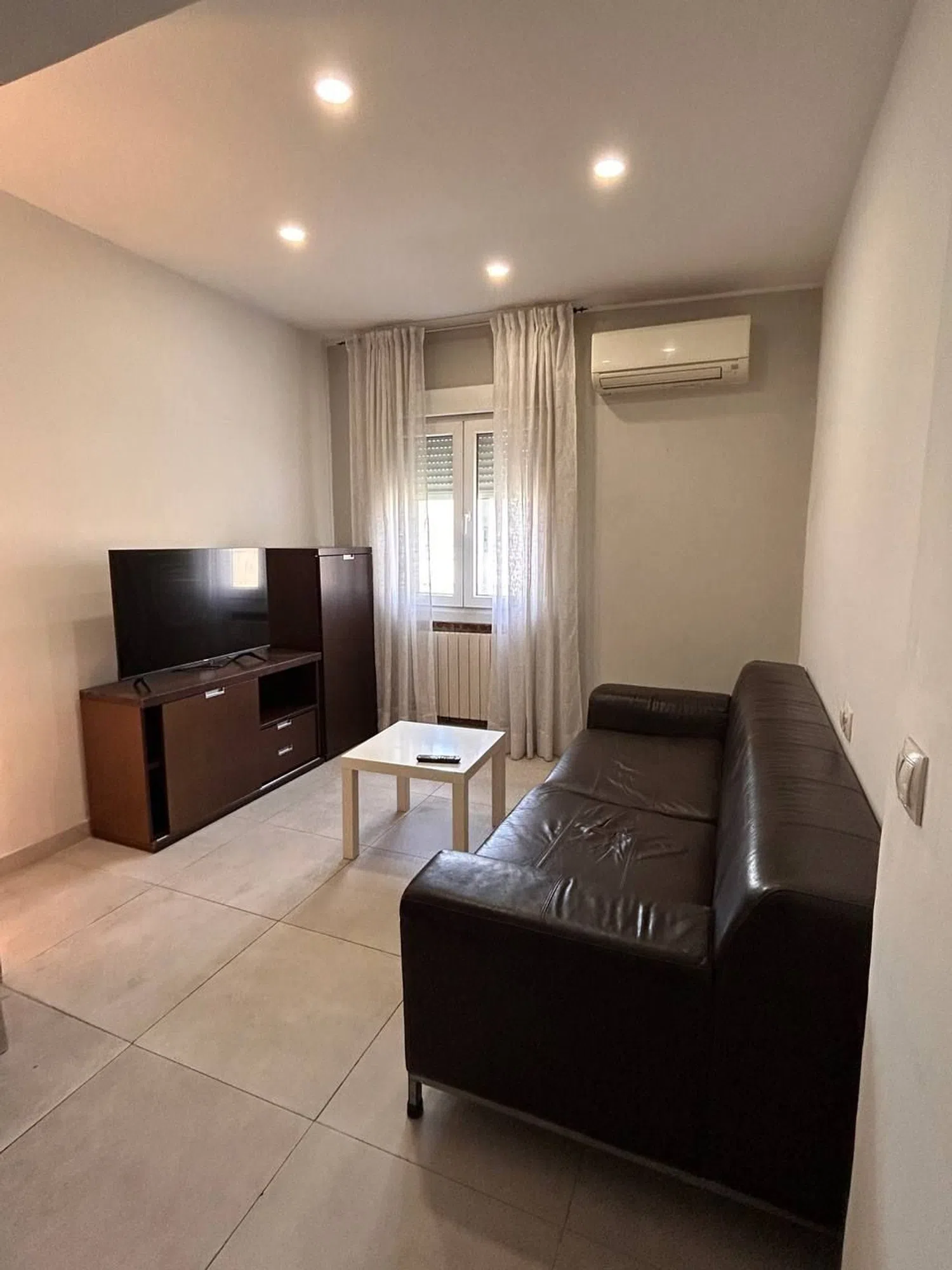 Piso en calle de Antonio López, 150 - Foto 1