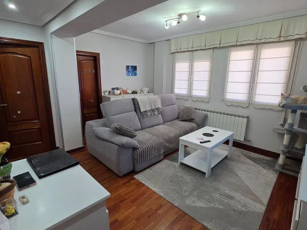 Piso en calle Cuadrilla de Añana, 35 - Foto 2