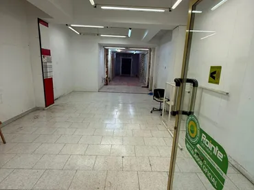 Local comercial en  Calle d'Arnau d'Oms - Foto 3