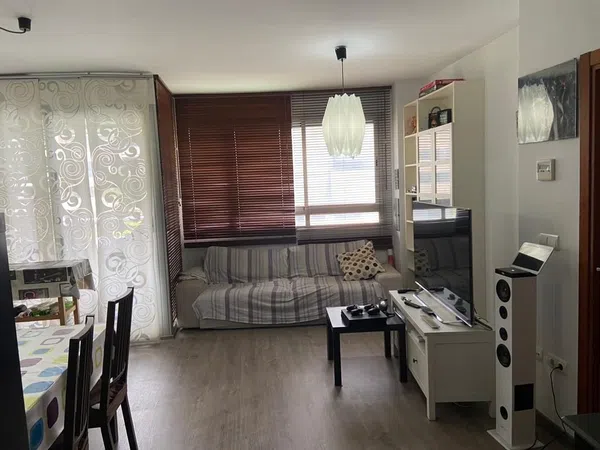 Piso en avenida Hermanos Machado, 7