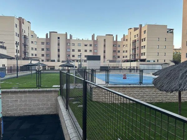 Piso en calle de Rufino González, 64