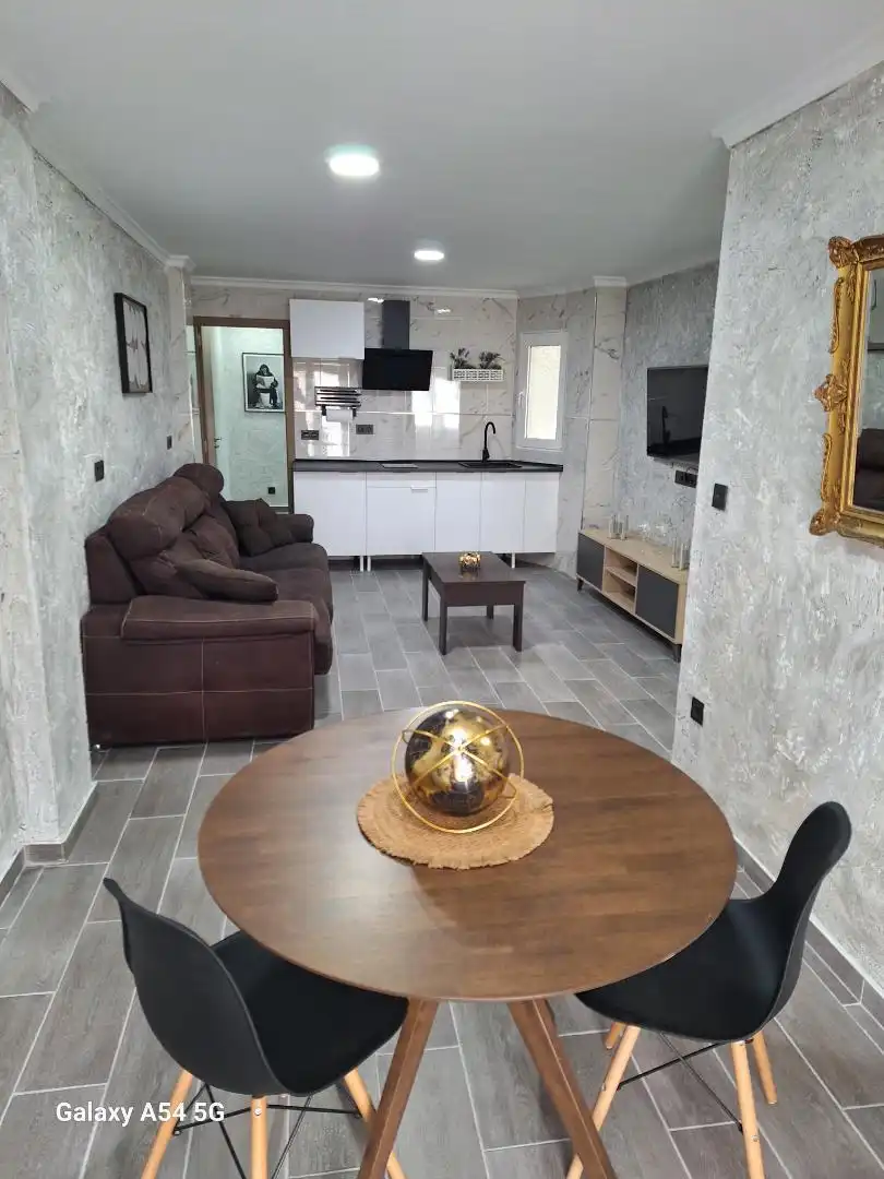 Piso en  Calle Milagros Maestre Esteve 122 - Foto 1