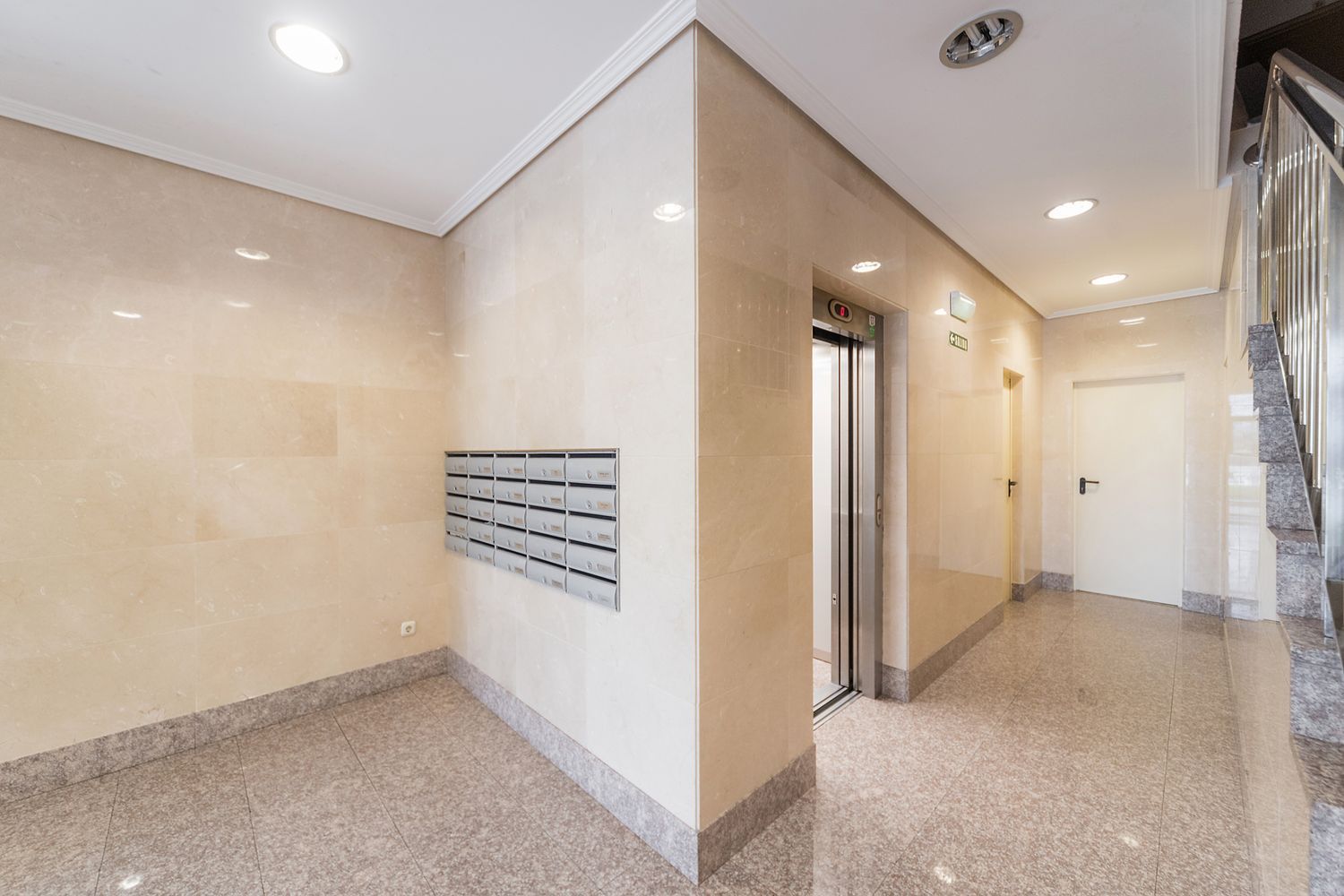 Piso en calle de Irunlarrea, 50 - Foto 19