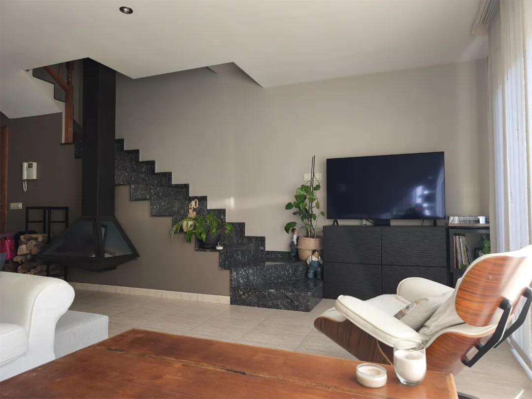 Casa adosada en  Carrer de Rector de Vallfogona 51 - Foto 6