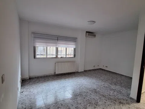 Piso en calle de Ocaña, 101