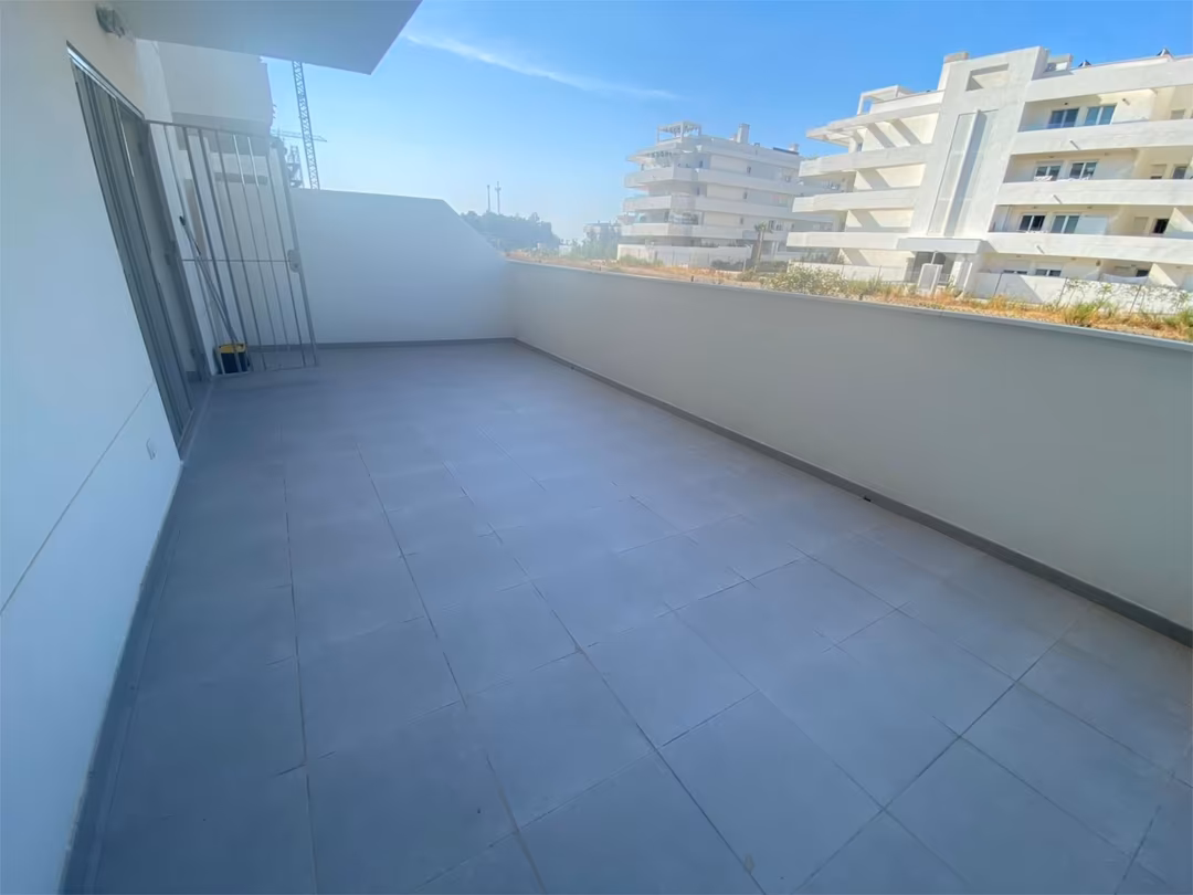 Piso en  Avenida Camarón de la Isla 4