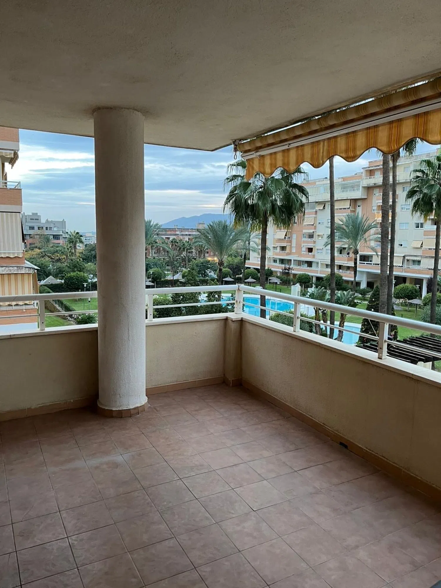 Piso en calle Escritora Josefina Aldecoa, 3 - Foto 2