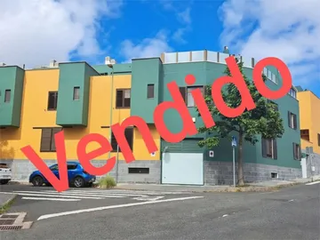 Piso en  Calle Pino Ojeda Pintora-Poeta 4 - Foto 1