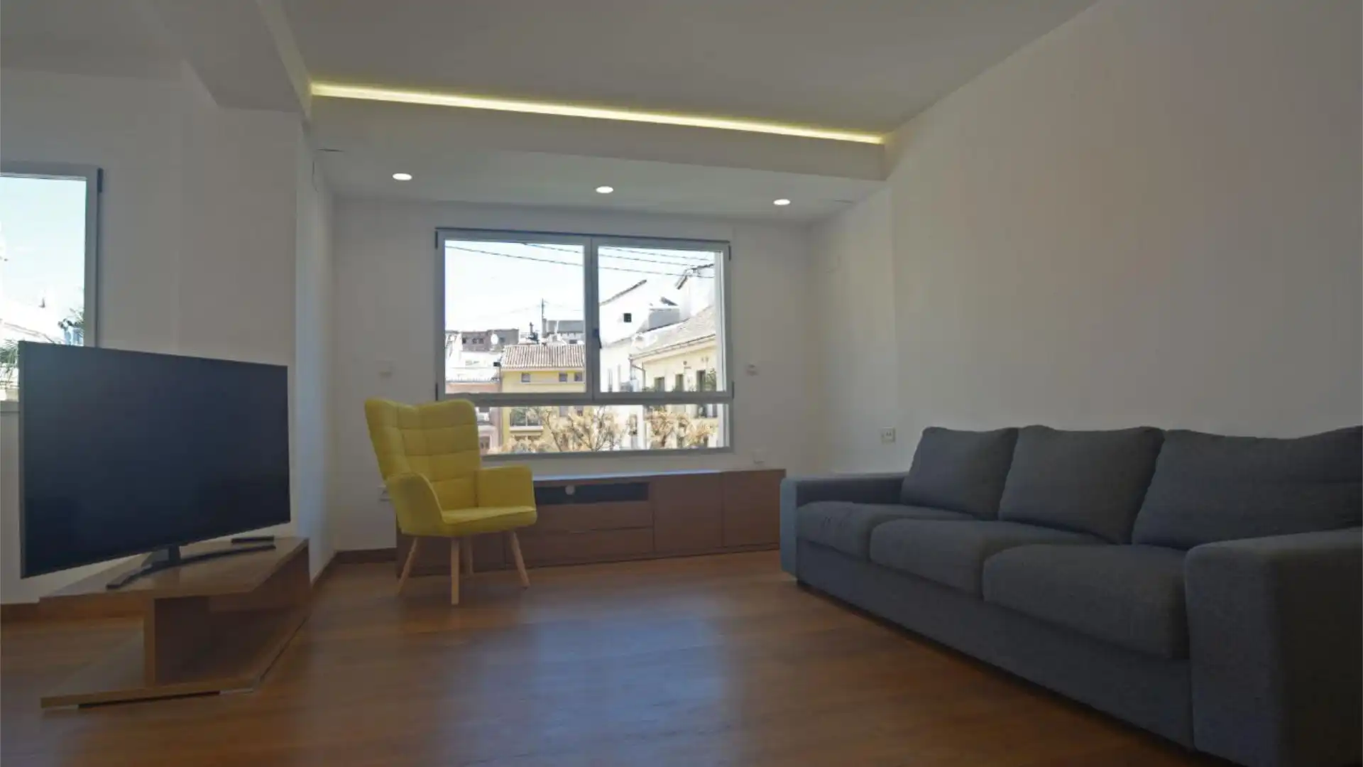 Piso en  Plaça del Músic López Chávarri 5 - Foto 3