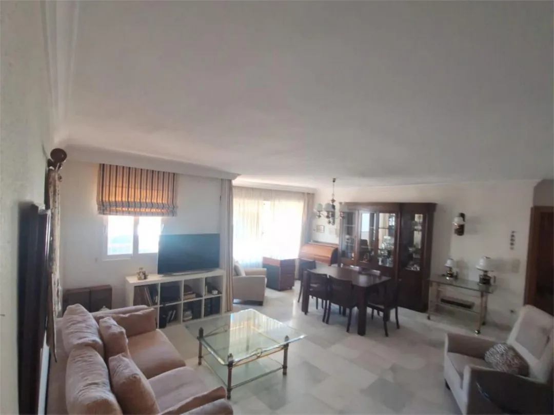 Piso en  Calle Notario Luis Oliver 19