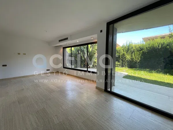 Chalet adosado en Calle dels Lleons - Foto 3