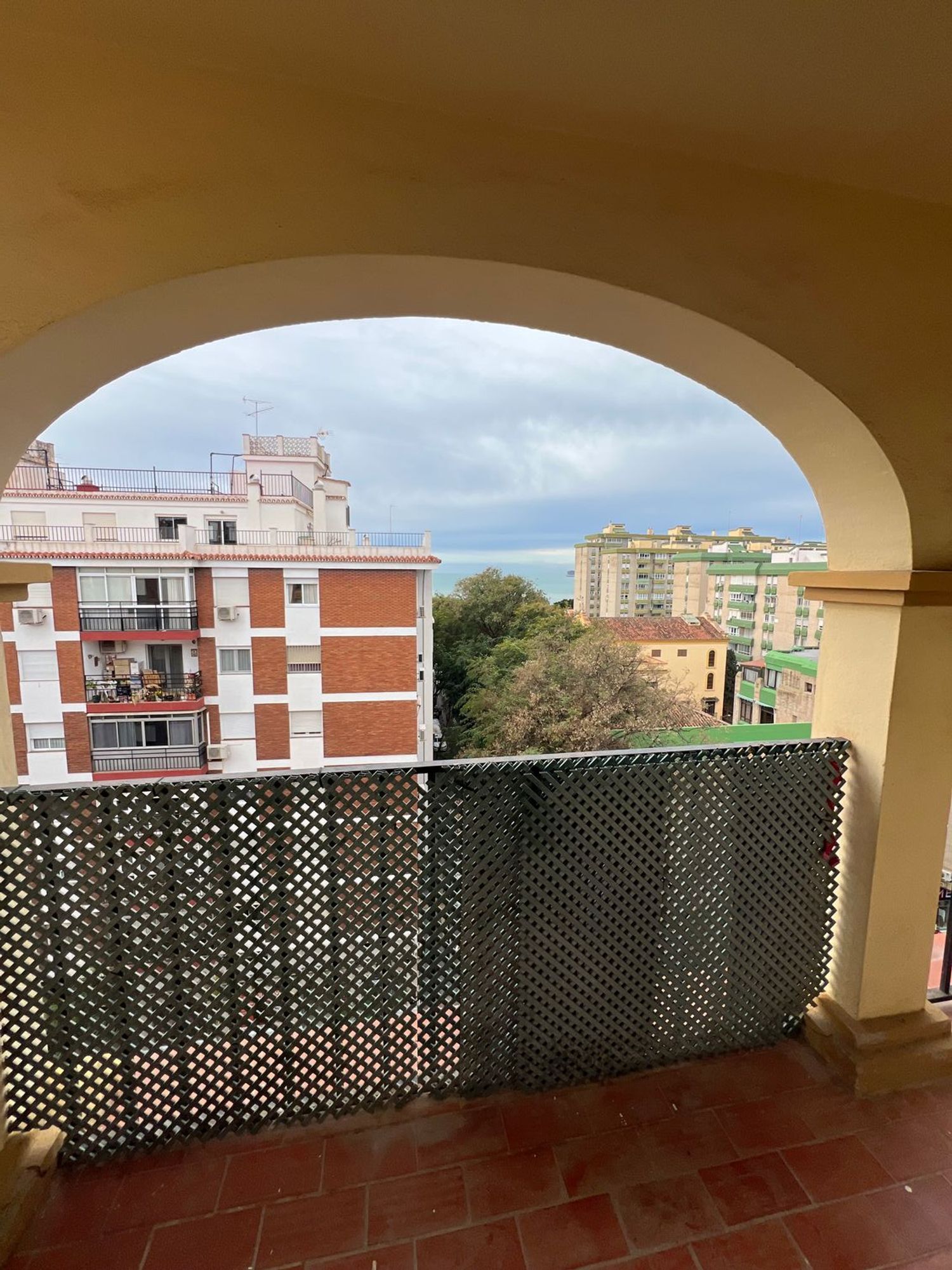 Piso en Av Juan Sebastian Elcano, El Palo - Foto 2