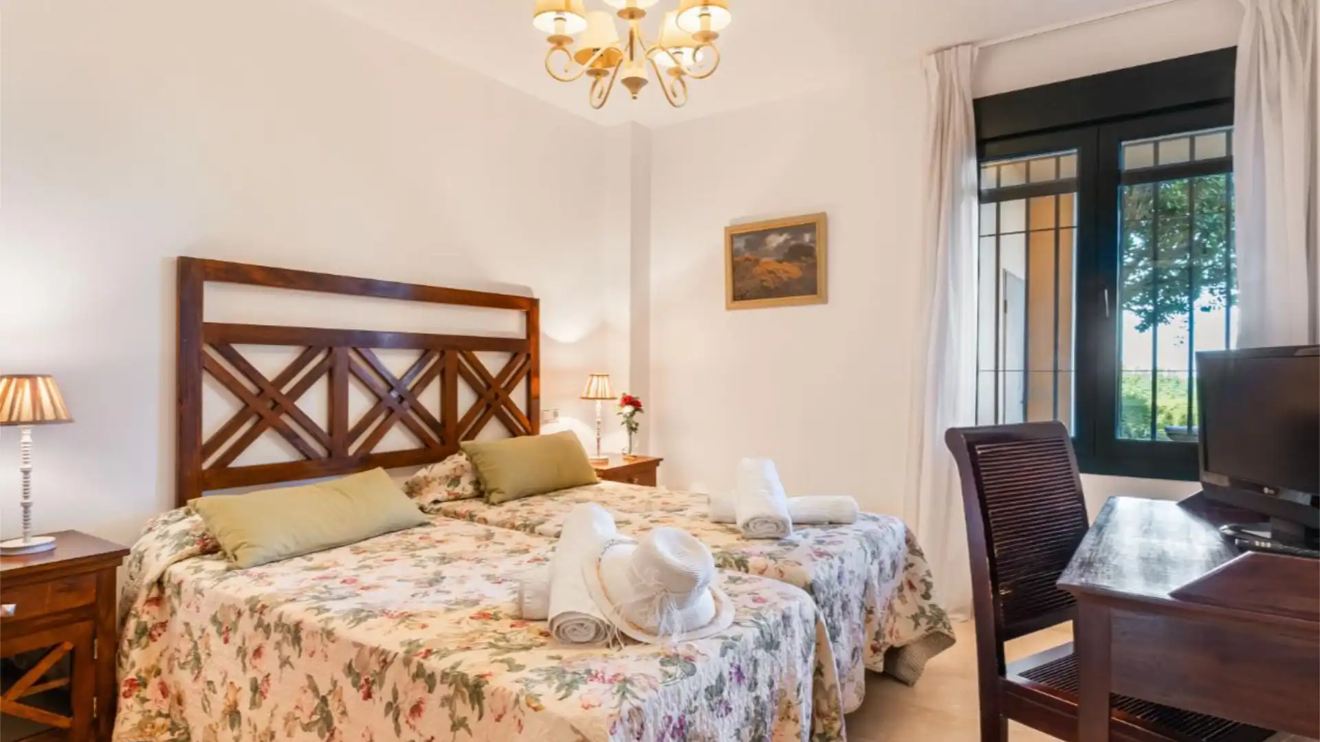 Casa adosada en  Calle Teodosio 12 - Foto 6