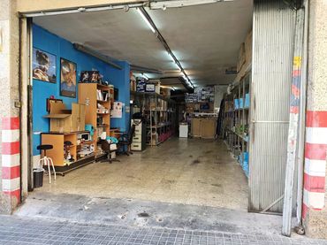 Local comercial en  Carrer Bòbiles 1 - Foto 2