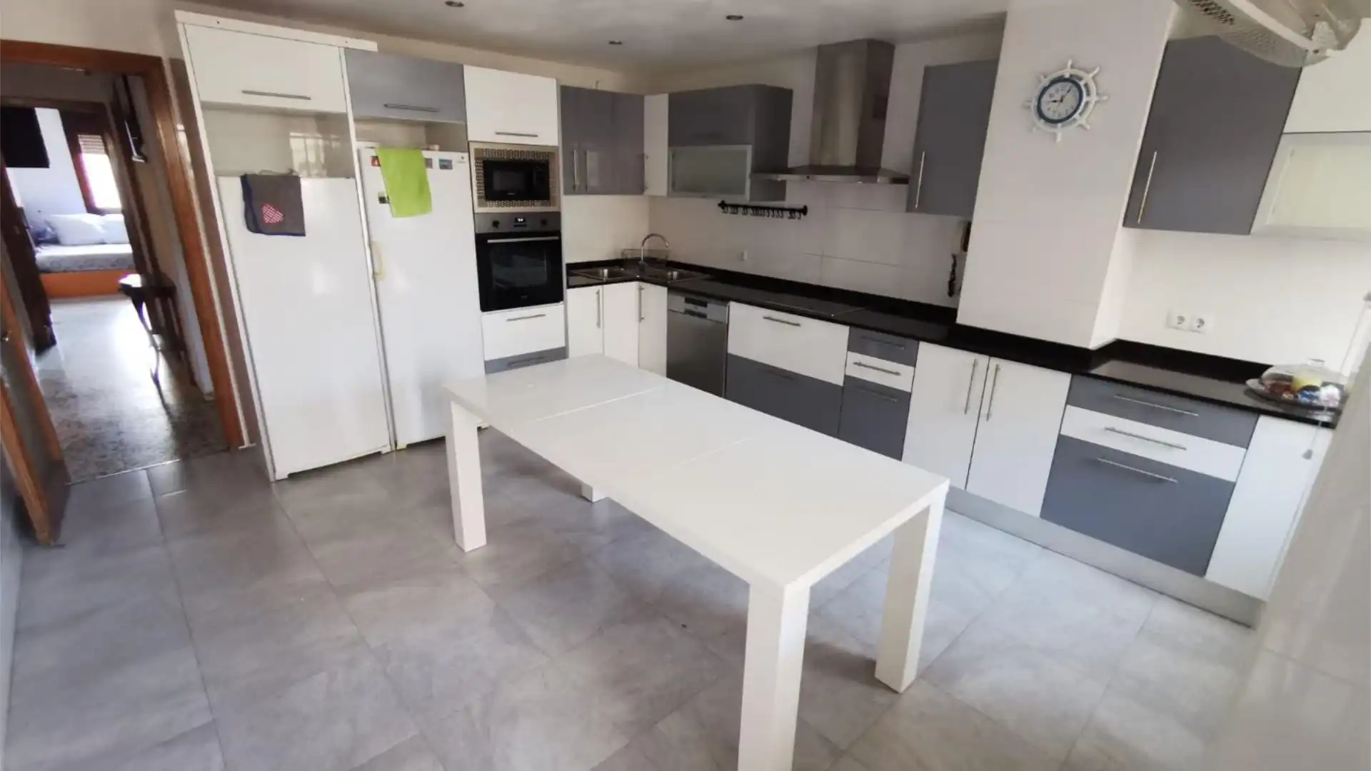 Piso en  Carrer General Ricardo Ortega 58 - Foto 1