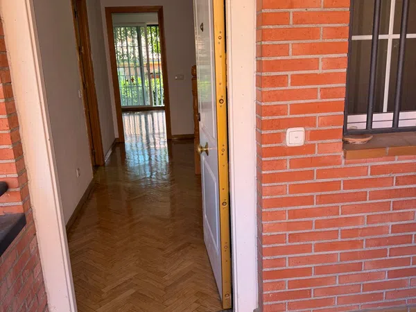 Chalet adosado en Calle Valle de Cardos, Valdezarza - Foto 5