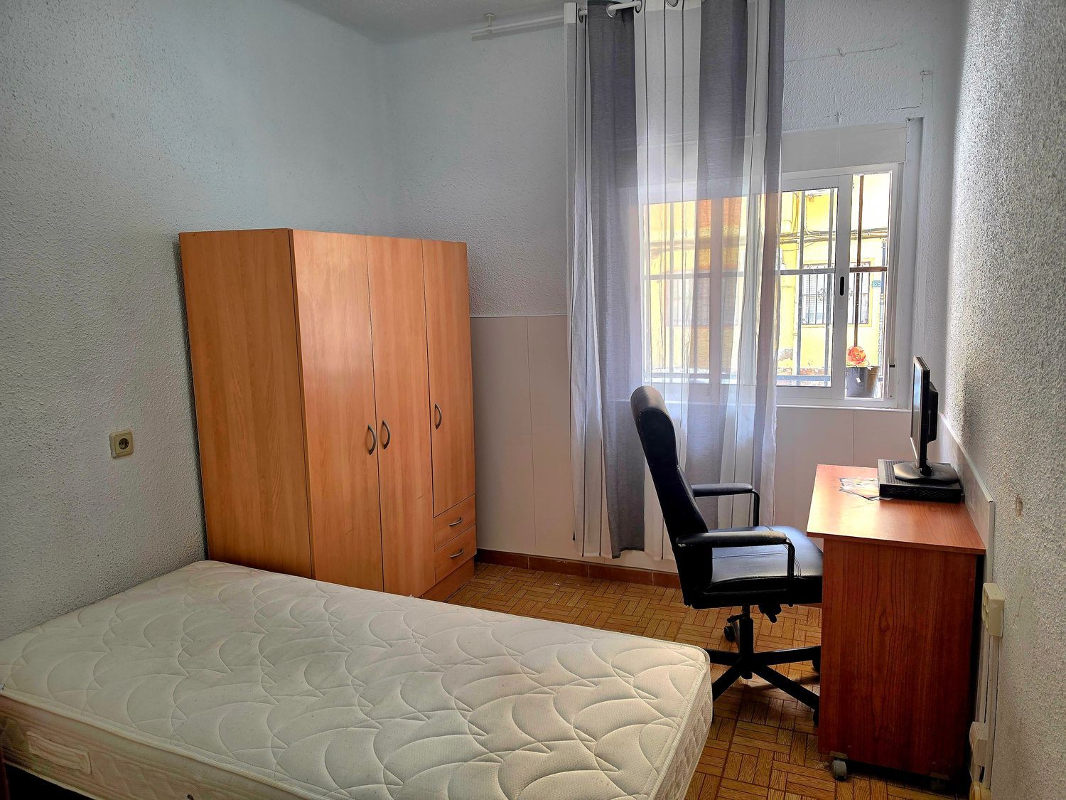 Piso en Calle del Doctor Bergez, 74, Carolinas Altas - Foto 12