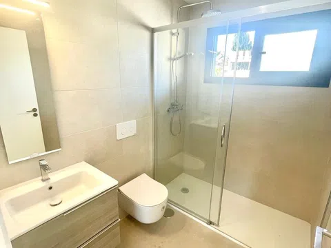 Piso en calle Eugenio Sellés, 25