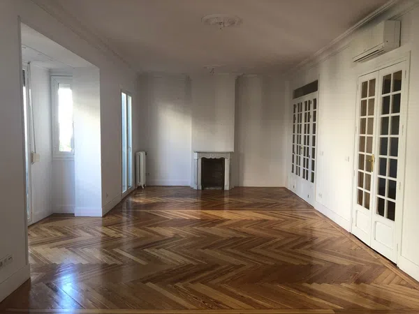 Piso en calle de Castelló, 42