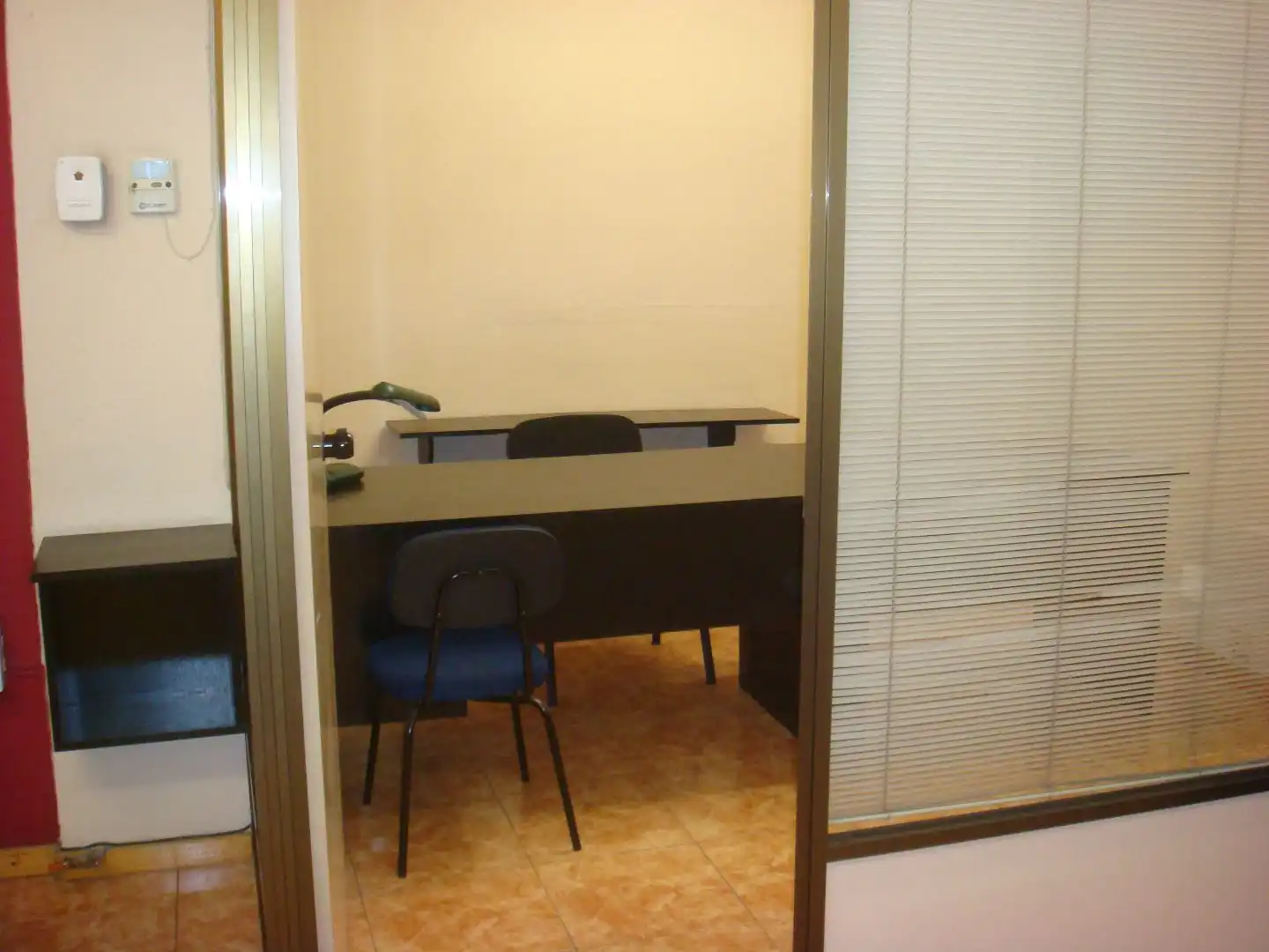 Local comercial en  Carrer de Peris Brell 3 - Foto 3
