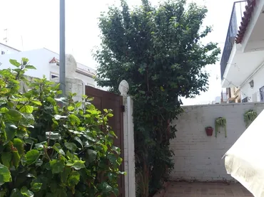 Casa adosada en  Calle Río Guadiana 21 - Foto 2