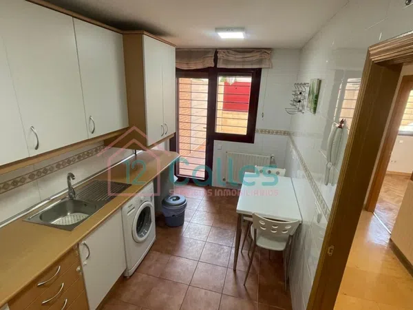 Chalet adosado en Calle Alhambra de Granada s/n, Nuevo Aranjuez-Ciudad de las Artes - Foto 5