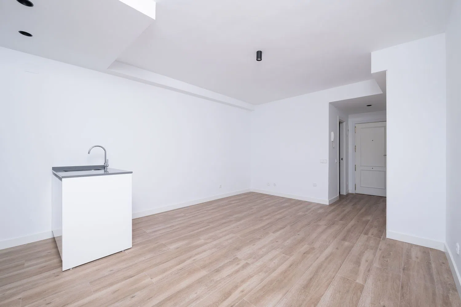 Estudio en calle de Diego Ayllón - Foto 6