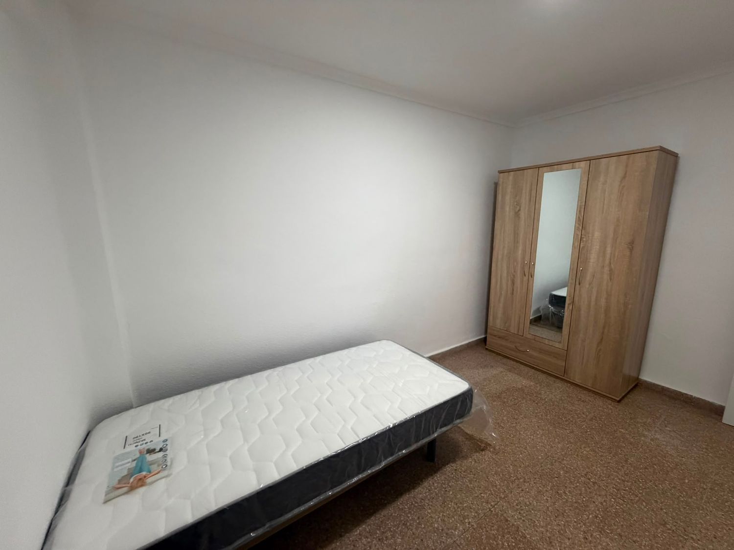 Piso en Plaza Dolcainers de Tales, 2, Zona Plaza Illes Columbretes - Foto 6