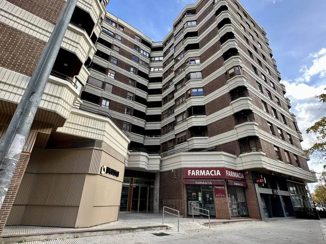 Piso en  Avenida de Sancho el Fuerte 24