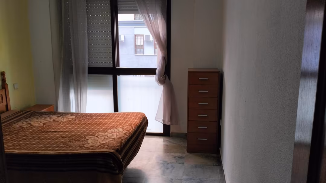 Piso en  Avenida Médicos sin Frontera 4 - Foto 13