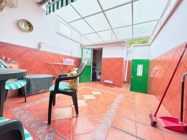 Chalet adosado en calle de Bélmez, 118