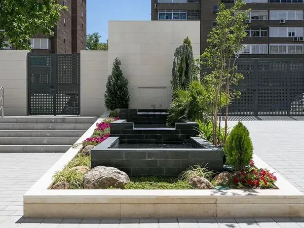 Piso en calle de Carlos y Guillermo Fernández Shaw, 1 - Foto 2