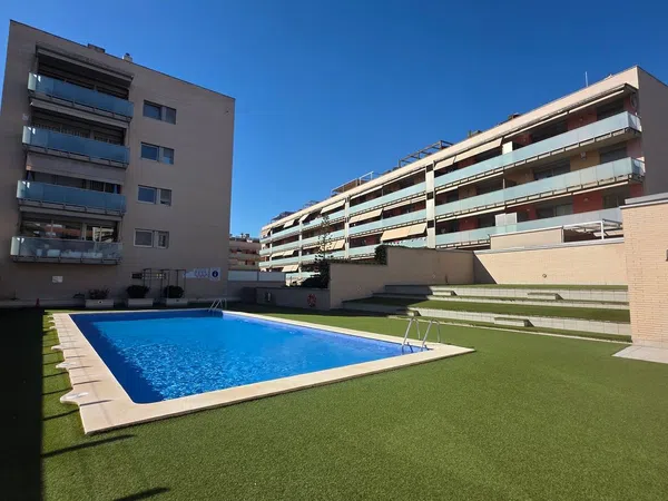 Piso en Calle de la Indústria, 143 - Foto 1