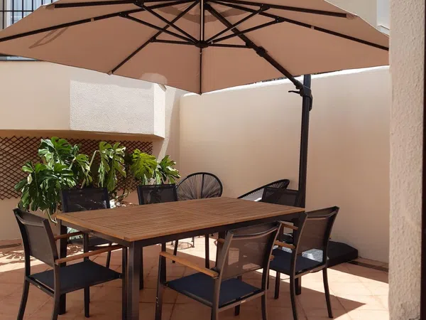 Chalet adosado en Núcleo Urbano - Foto 2