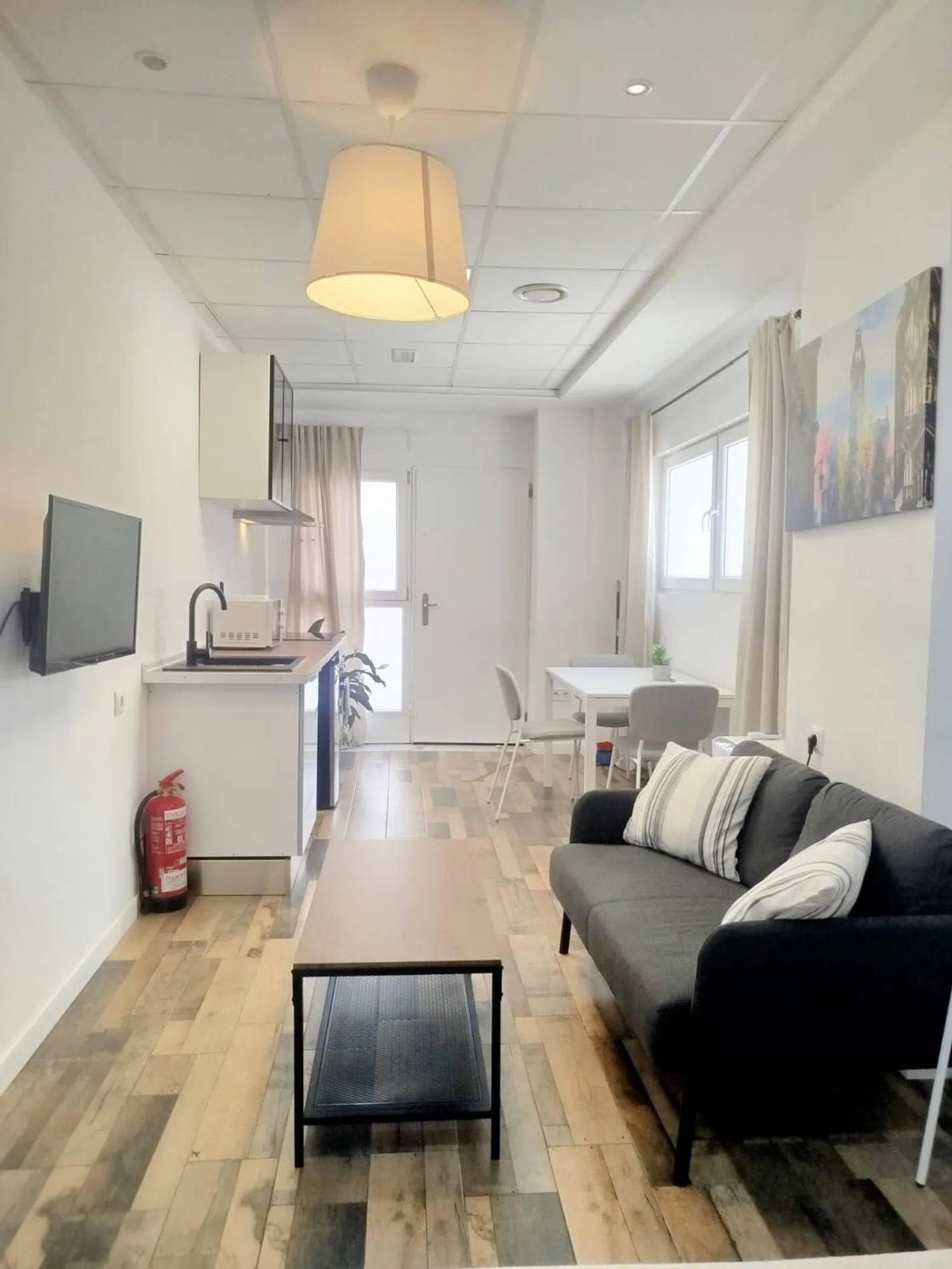 Estudio en calle de Berni i Català, 5 - Foto 1