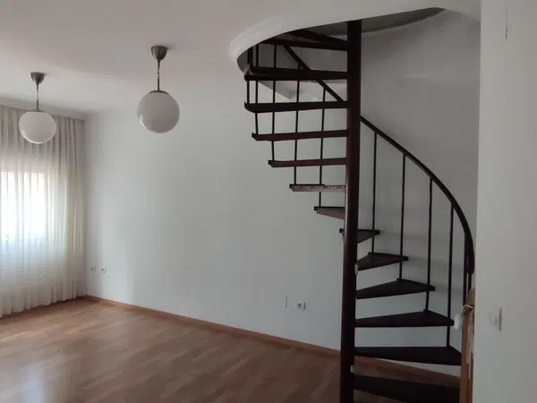 Ático en calle Jovellanos, 6