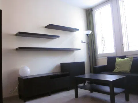 Piso en calle de Ballester, 21