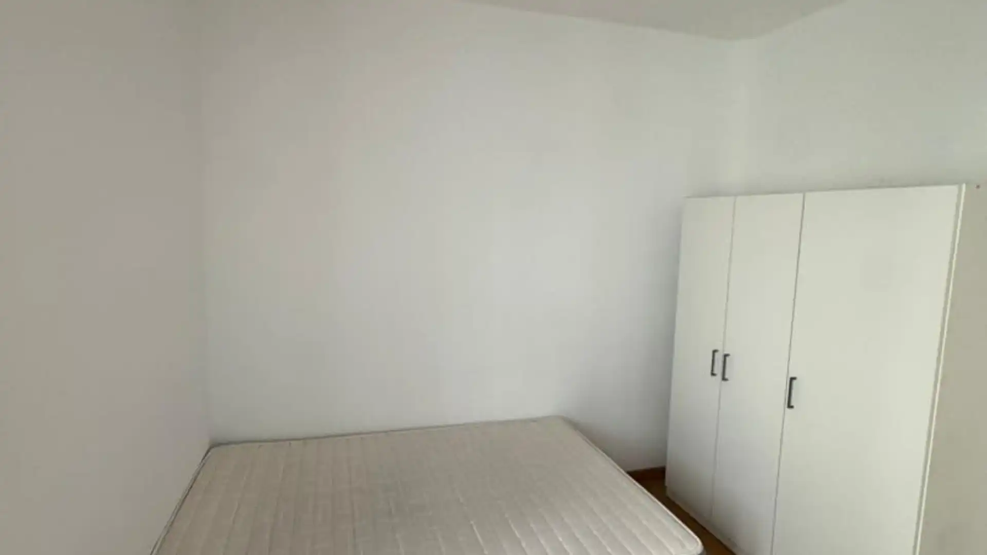 Piso en  Calle de Laguna de Rins 4 - Foto 8