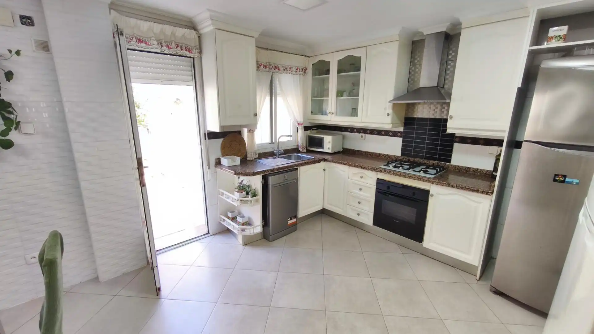 Casa adosada en  Carrer Consueta 24 - Foto 6