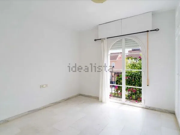 Chalet adosado en Barrio Los Naranjos - Foto 14