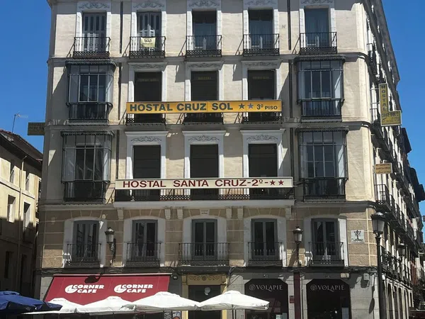 Piso en plaza de Santa Cruz, 6