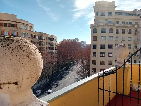 Ático en avenida de la Reina Victoria, 36