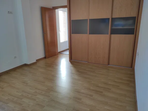 Chalet adosado en Baza - Foto 4