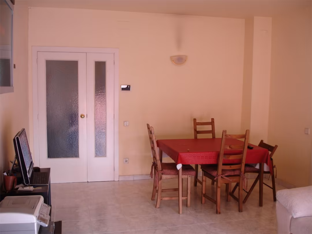Piso en  Carrer de Sant Pere d'Abanto 4 - Foto 6