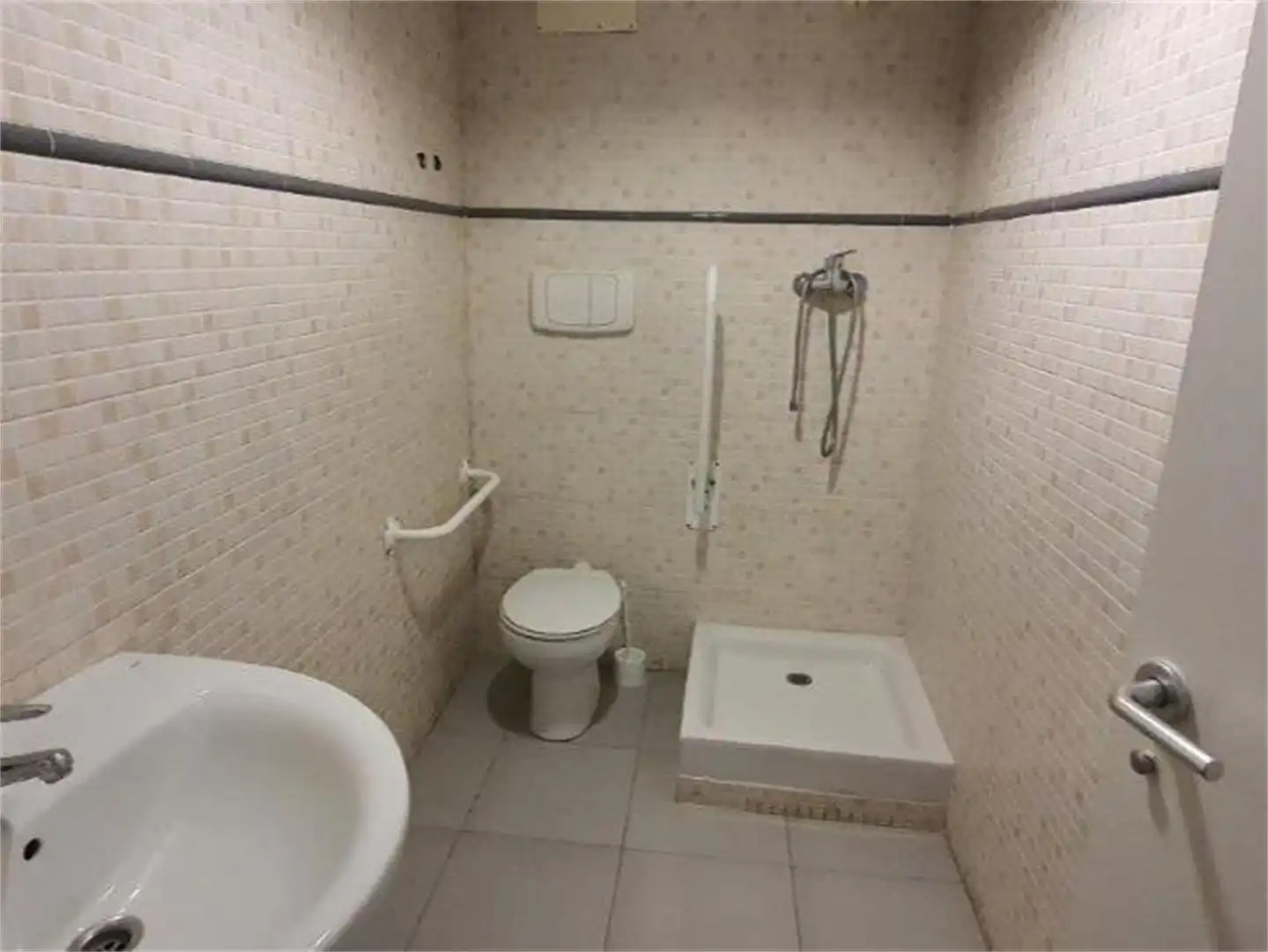 Local comercial en  Carrer d'Antoni Rubió i Lluch - Foto 9